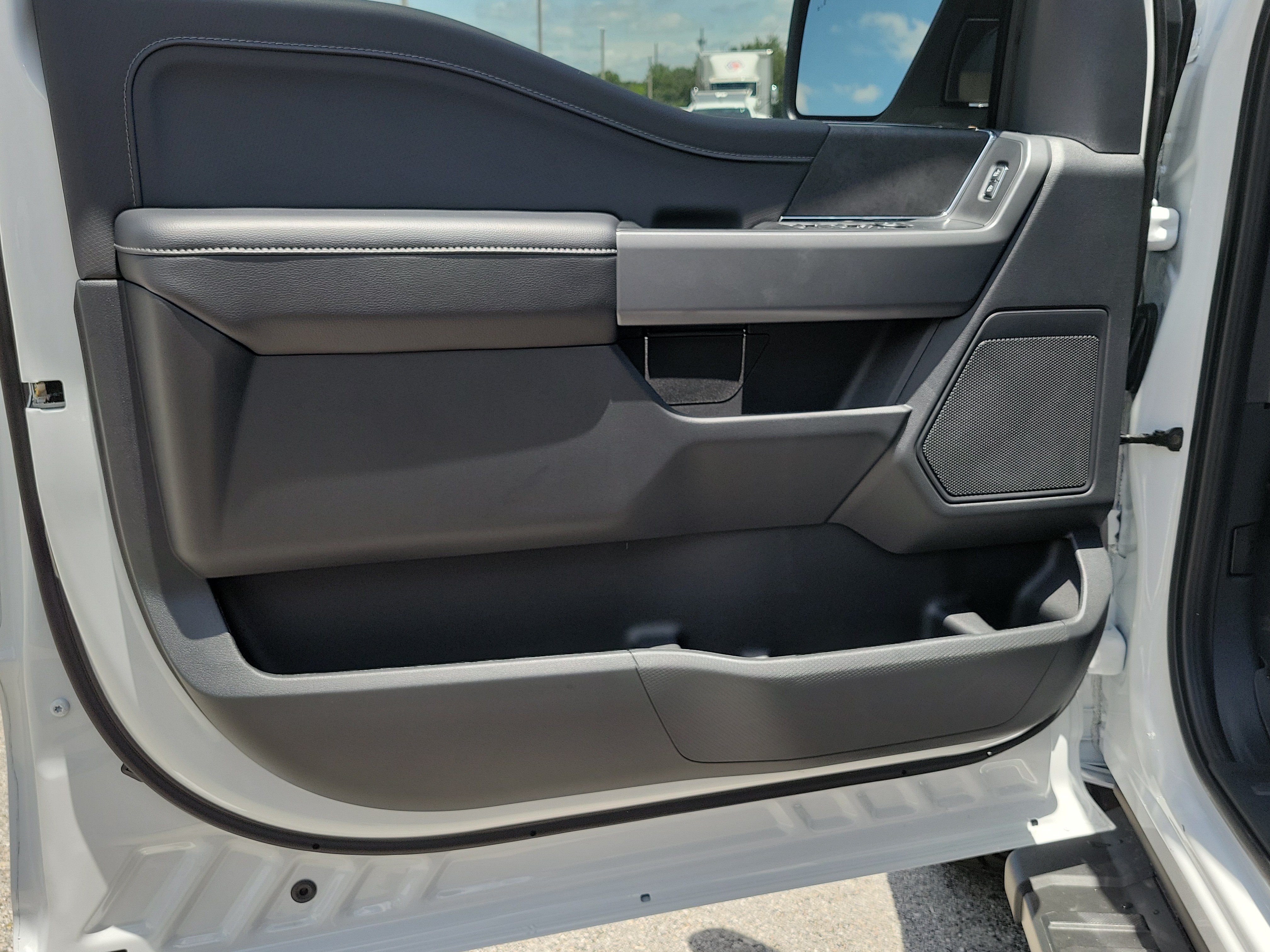 New 2026 Ford F150 XLT w/ Equipment Group 302A MID AWD/4WD image 15