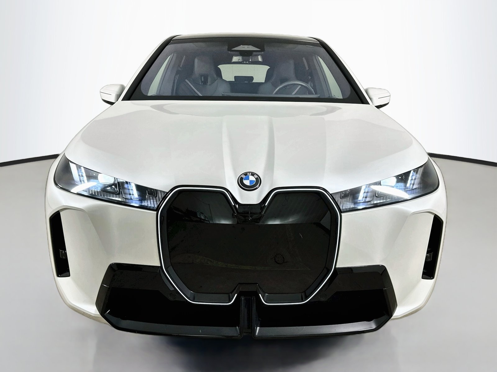 Used 2026 BMW iX xDrive60 w/ M Sport Package AWD/4WD image 2