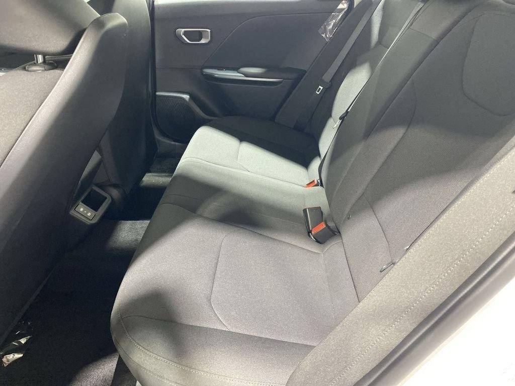 New 2026 Kia K4 FWD image 24