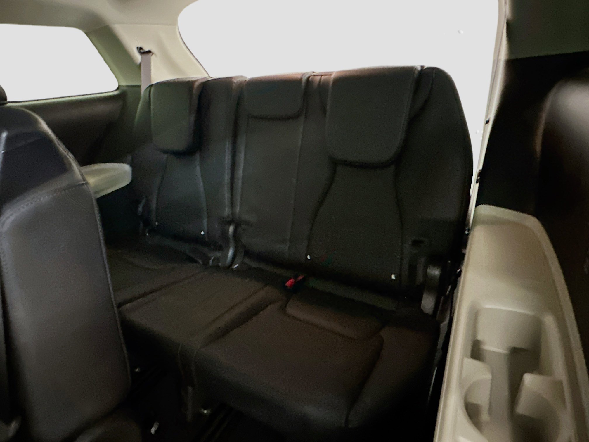 Used 2022 Kia Carnival LX FWD image 29
