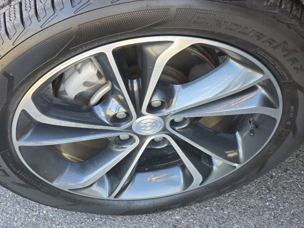 Used 2020 Buick Encore GX Select image 32