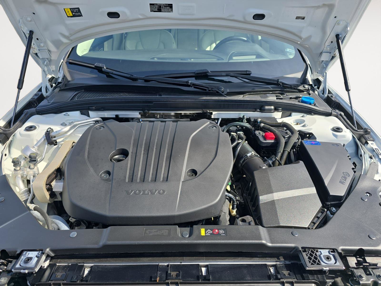 Used 2022 Volvo S60 B5 Momentum w/ Advanced Package image 25