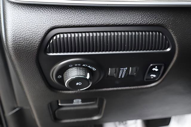 Used 2023 Jeep Wagoneer L Series II image 20