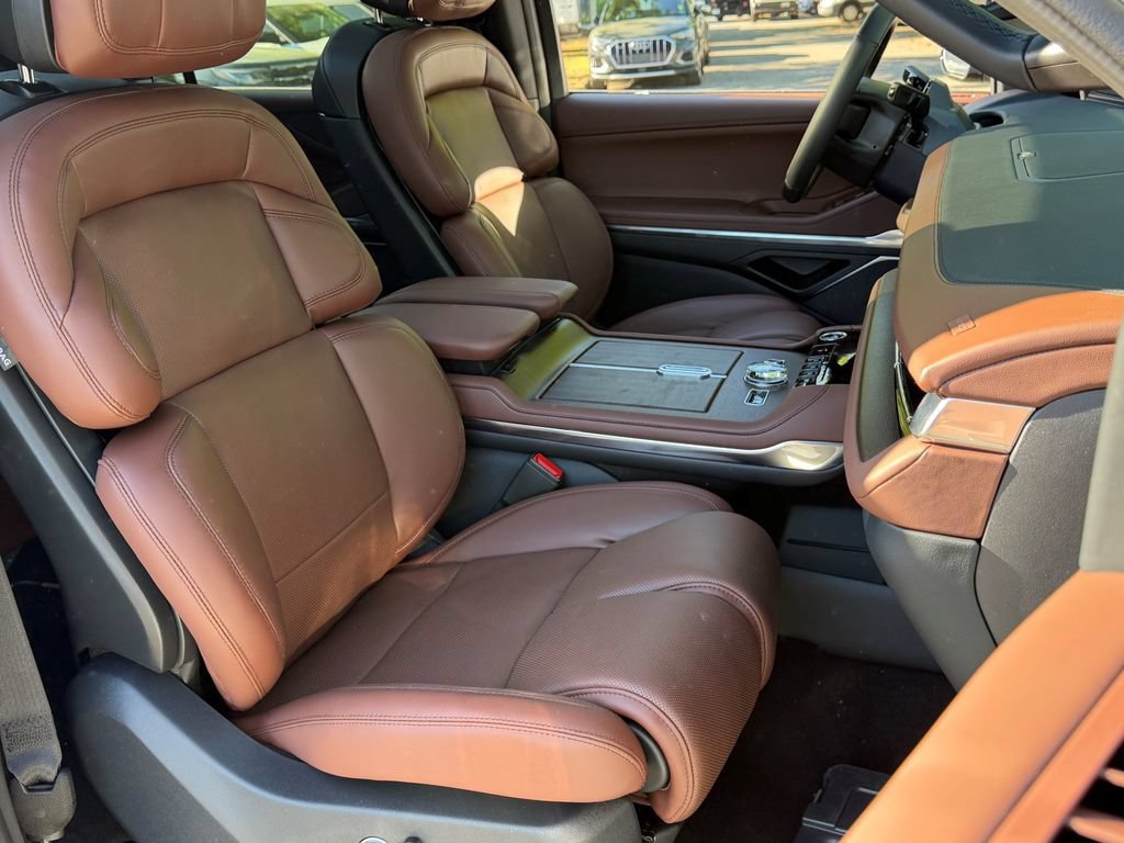 New 2026 Lincoln Navigator Reserve AWD/4WD image 5