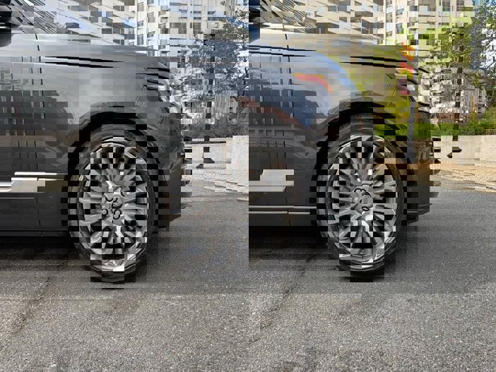 Used 2015 Land Rover Range Rover Autobiography image 17