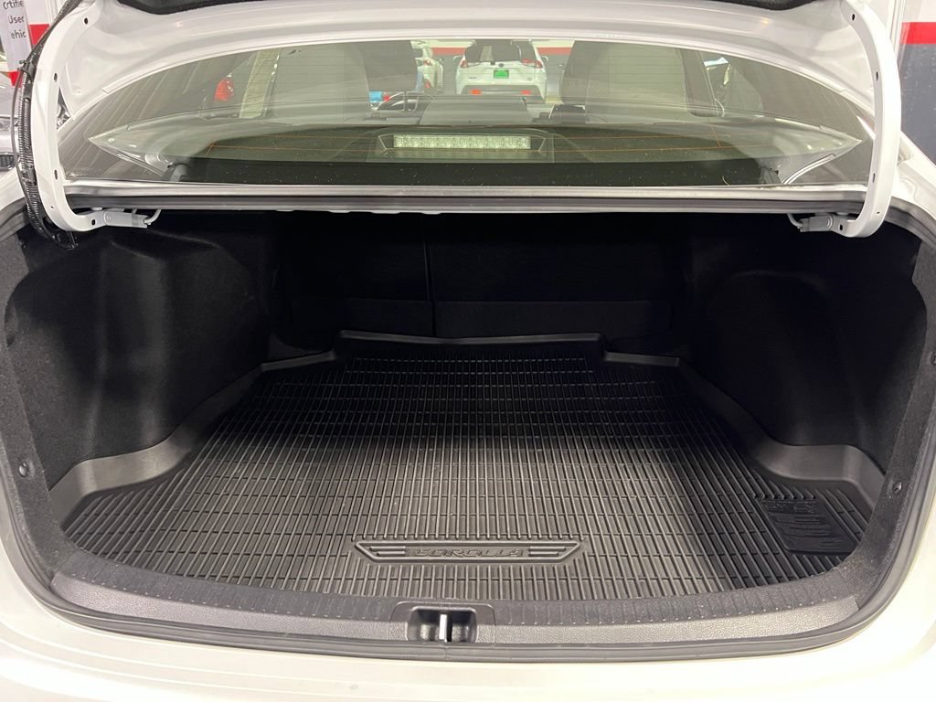 Certified 2022 Toyota Corolla SE FWD image 37