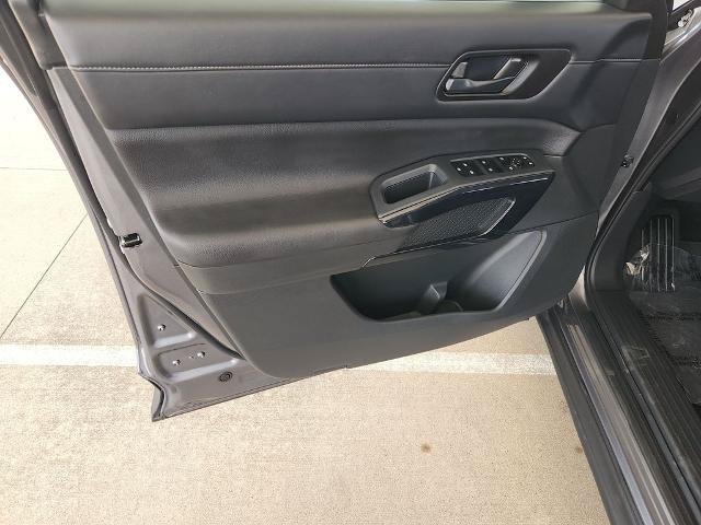 Certified 2025 Nissan Pathfinder S FWD image 29