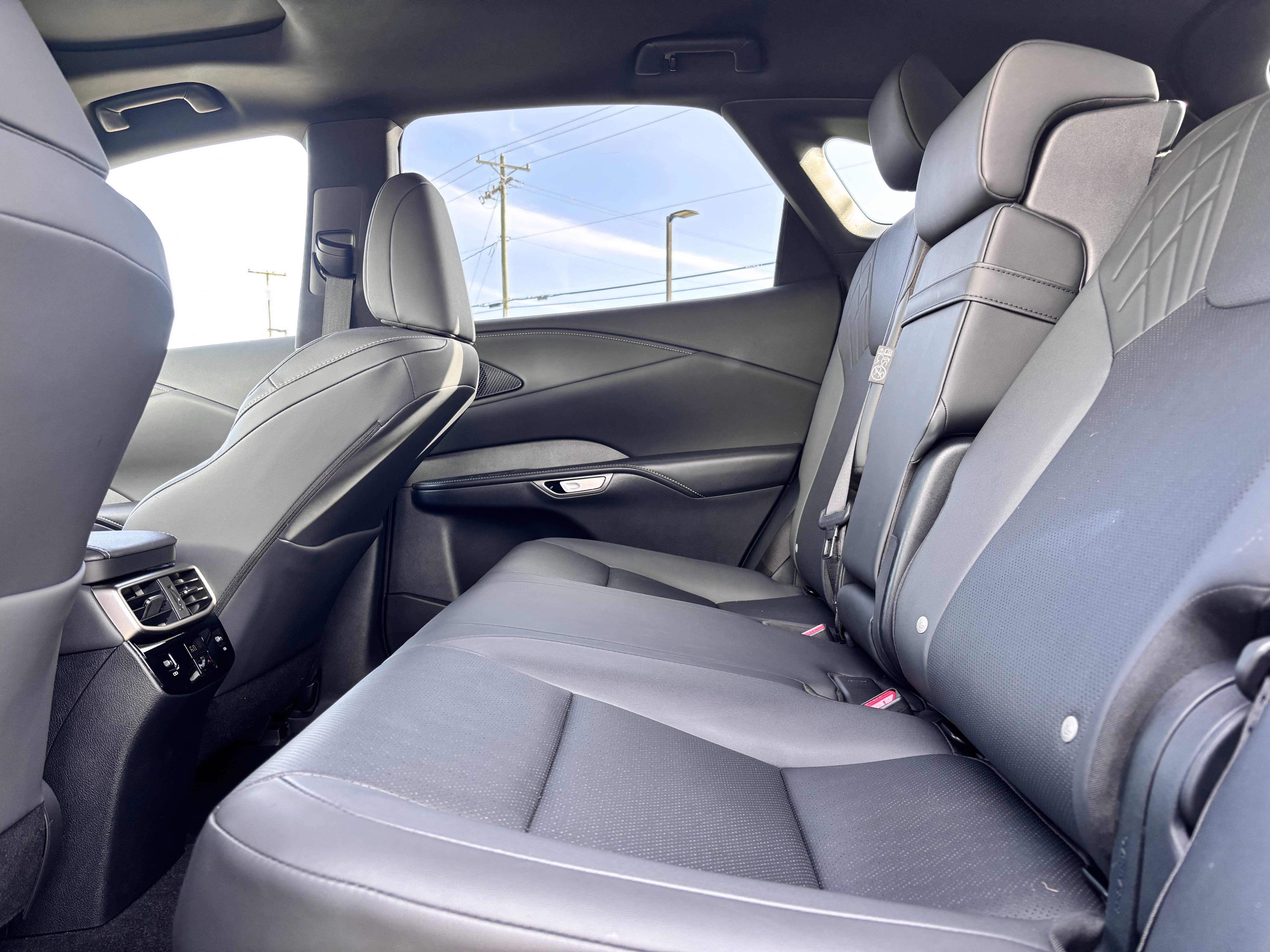 Used 2025 Lexus RX 350 Premium w/ Accessory Package (Z1) image 32