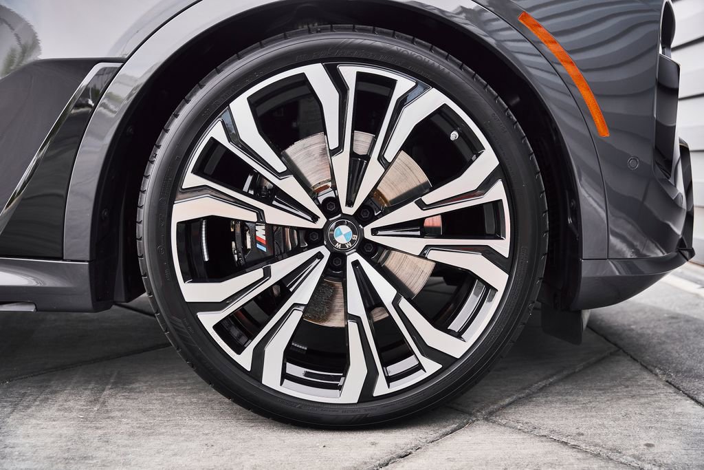 Used 2026 BMW X7 M60i image 22