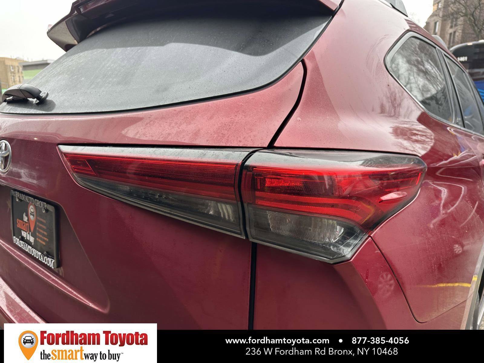 Used 2022 Toyota Highlander XLE image 11