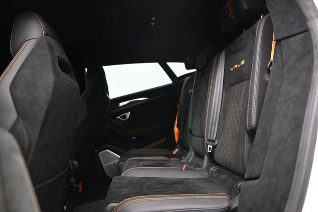 Used 2023 Lamborghini Urus Performante AWD/4WD image 11