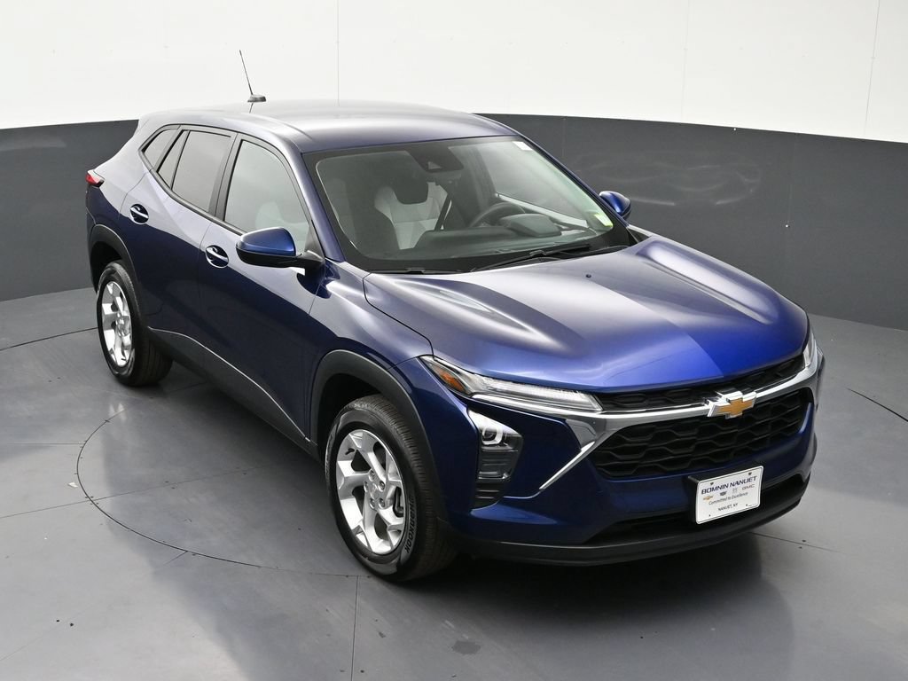 Certified 2024 Chevrolet Trax LS w/ LS Convenience Package FWD image 22