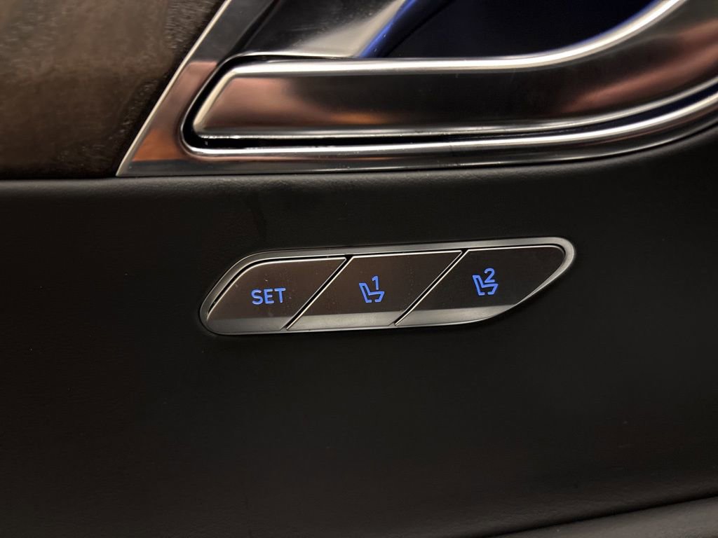 Used 2025 Genesis GV80 2.5T Select image 11