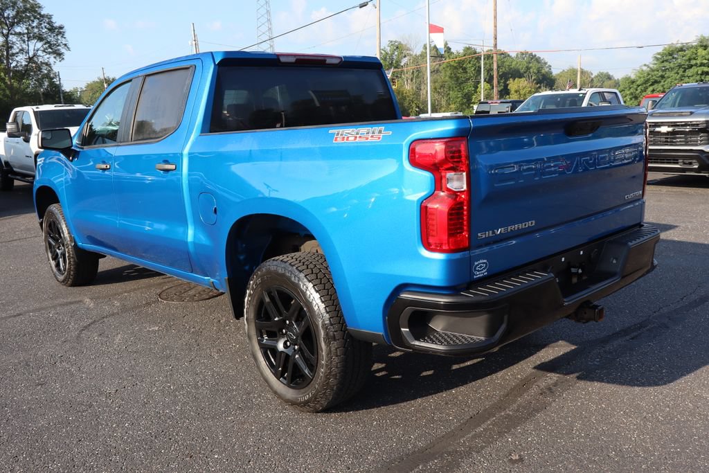 Used 2023 Chevrolet Silverado 1500 Custom Trail Boss AWD/4WD image 3