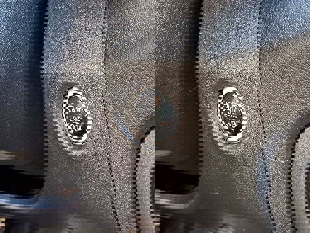 Used 2024 Nissan Frontier PRO-4X image 23