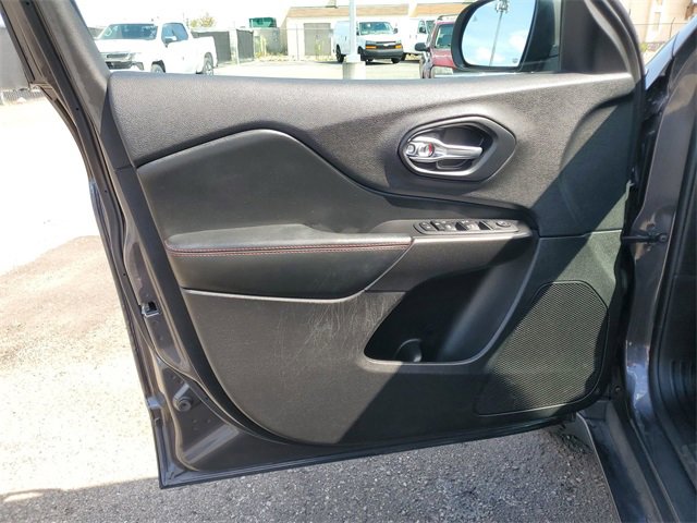 Used 2020 Jeep Cherokee Trailhawk w/ Cold Weather Group image 21