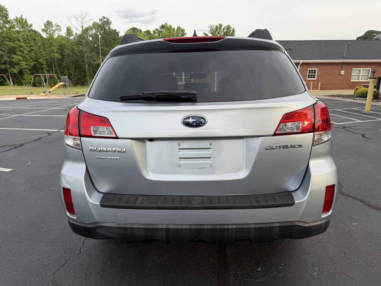 Used 2013 Subaru Outback 2.5i Limited AWD/4WD image 6
