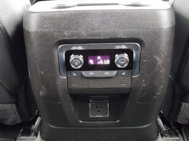 Used 2025 Chevrolet Suburban Premier AWD/4WD image 32