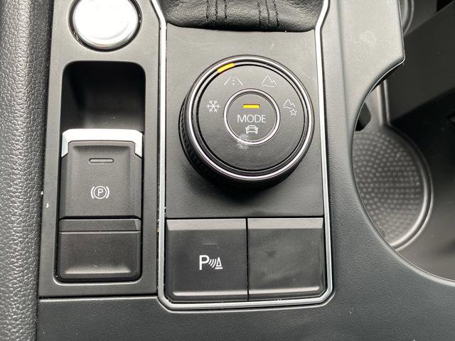 Used 2020 Volkswagen Atlas Cross Sport SE w/ Panoramic Sunroof Package image 23