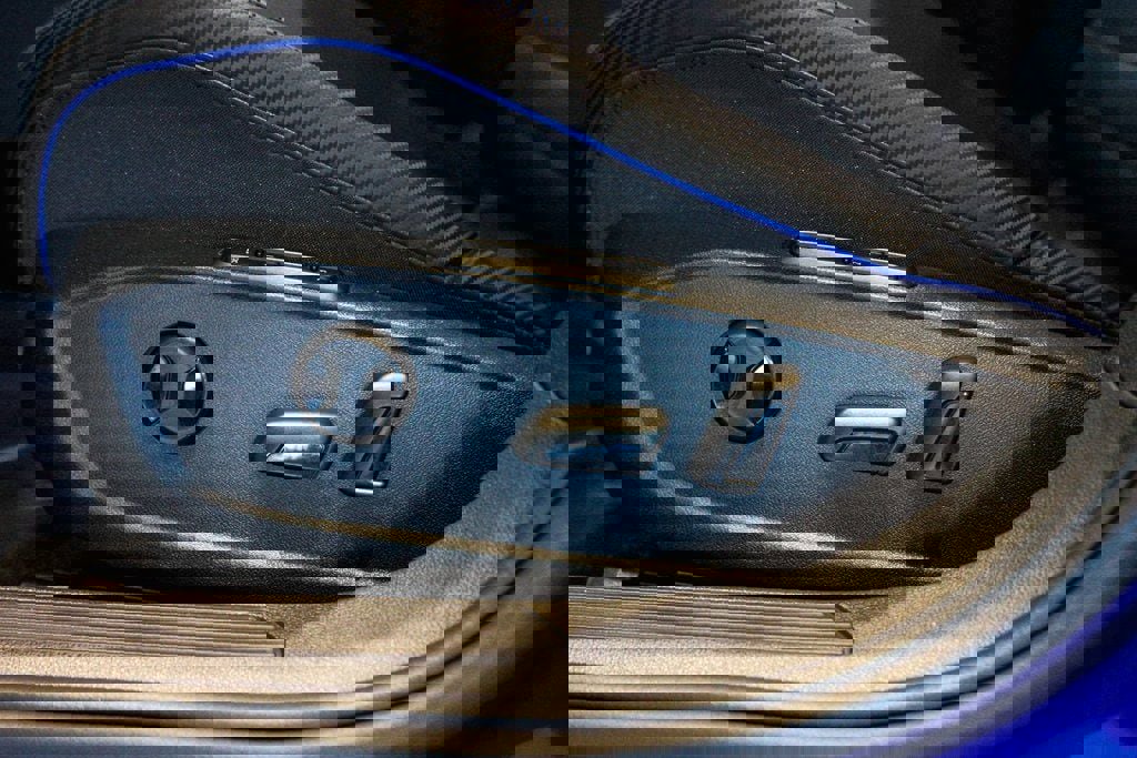 New 2024 Volkswagen Golf R image 10