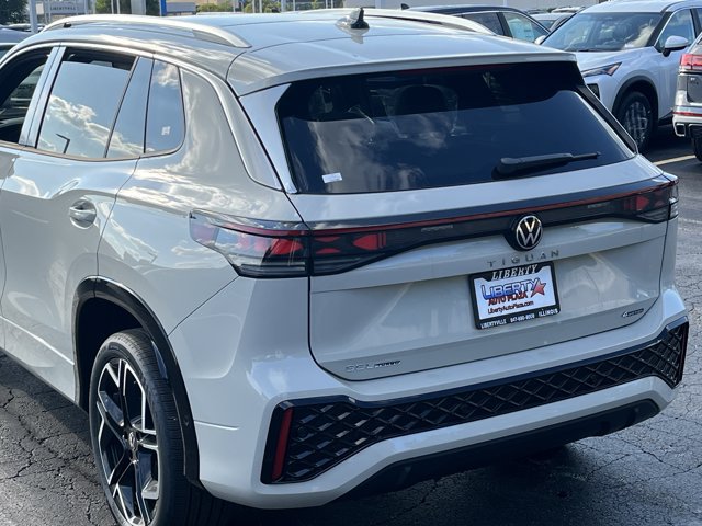 New 2026 Volkswagen Tiguan SEL R-Line AWD/4WD image 22