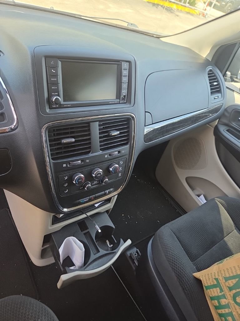 Used 2019 Dodge Grand Caravan SE FWD image 13