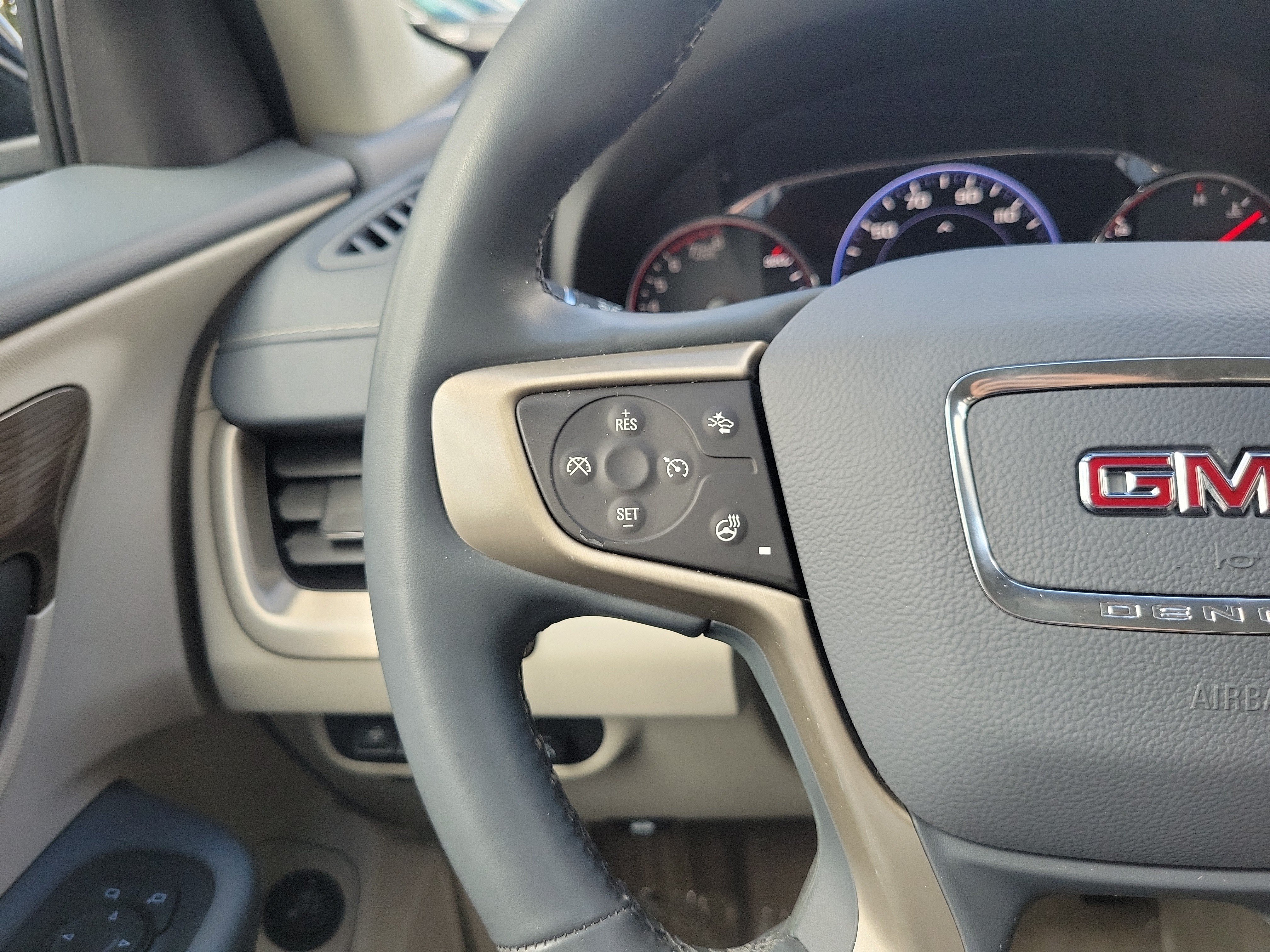 Used 2023 GMC Terrain Denali AWD/4WD image 18