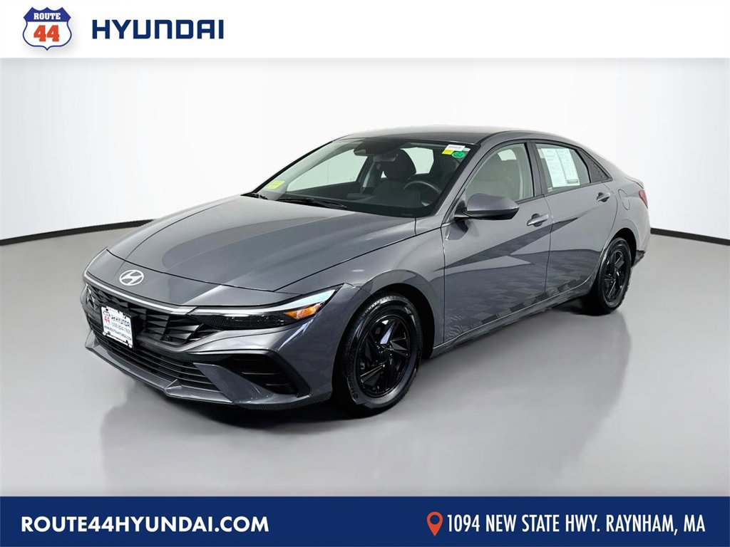 Used 2024 Hyundai Elantra SE