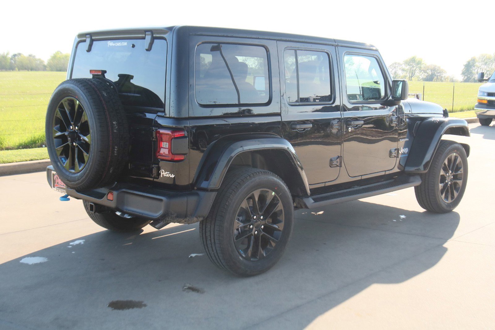 New 2023 Jeep Wrangler Sahara w/ Cold Weather Group image 3