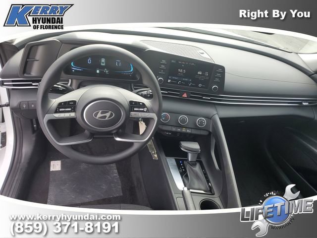 New 2026 Hyundai Elantra SE image 9