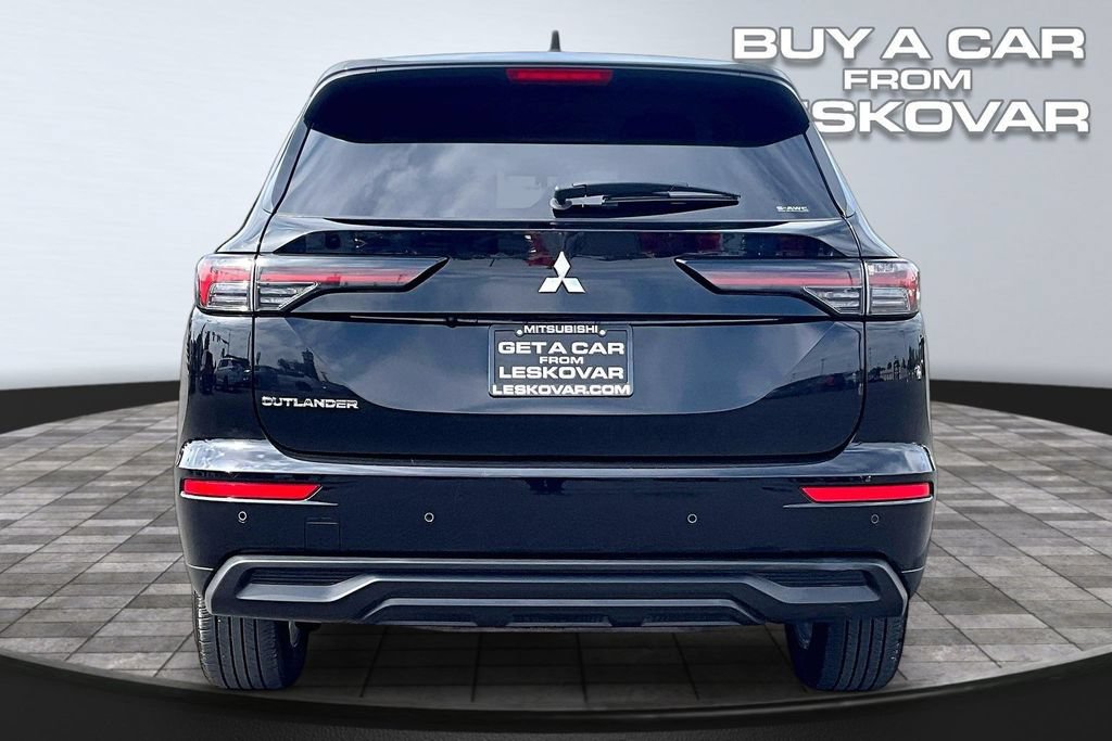 Used 2025 Mitsubishi Outlander ES AWD/4WD image 4