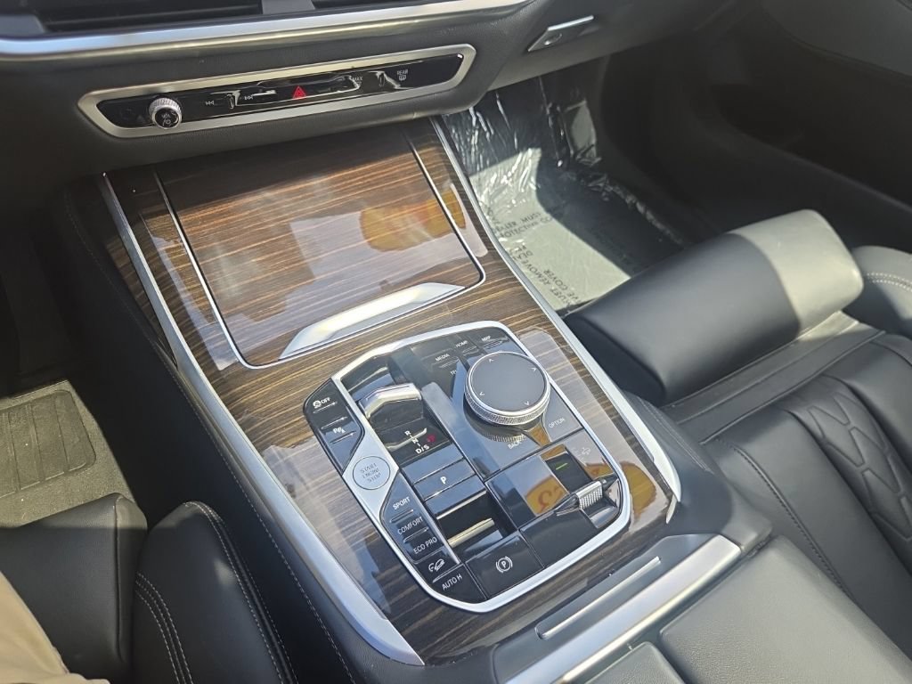 Used 2023 BMW X7 xDrive40i AWD/4WD image 39