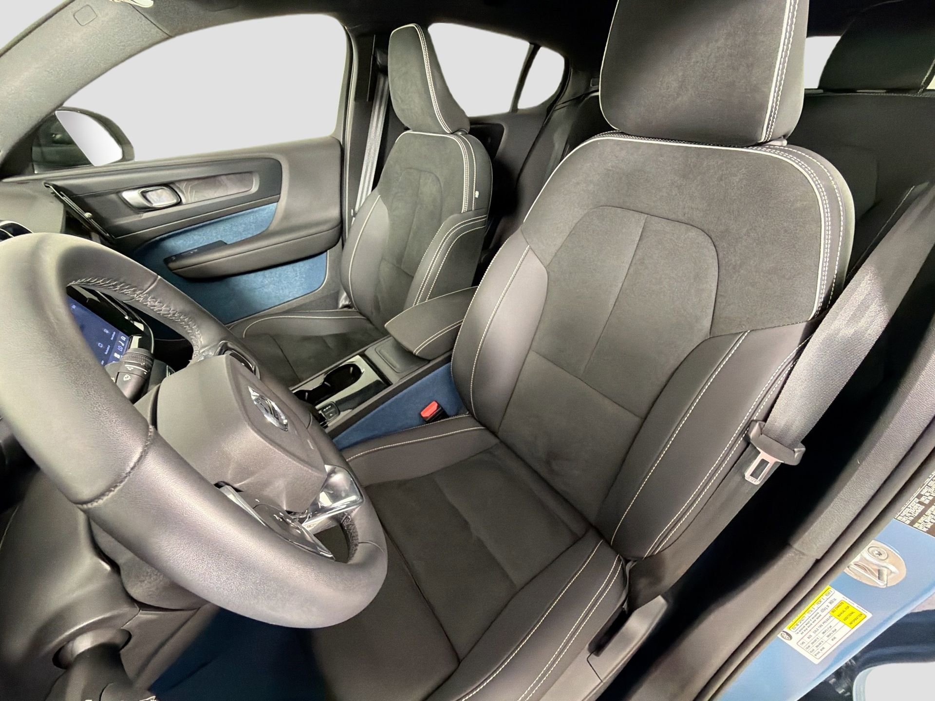 Certified 2023 Volvo C40 P8 Recharge Plus image 21