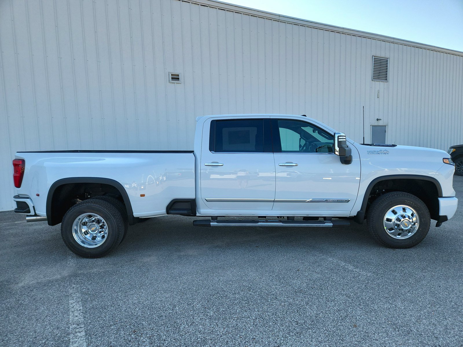 New 2026 Chevrolet Silverado 3500 High Country w/ High Country Premium Package AWD/4WD image 10