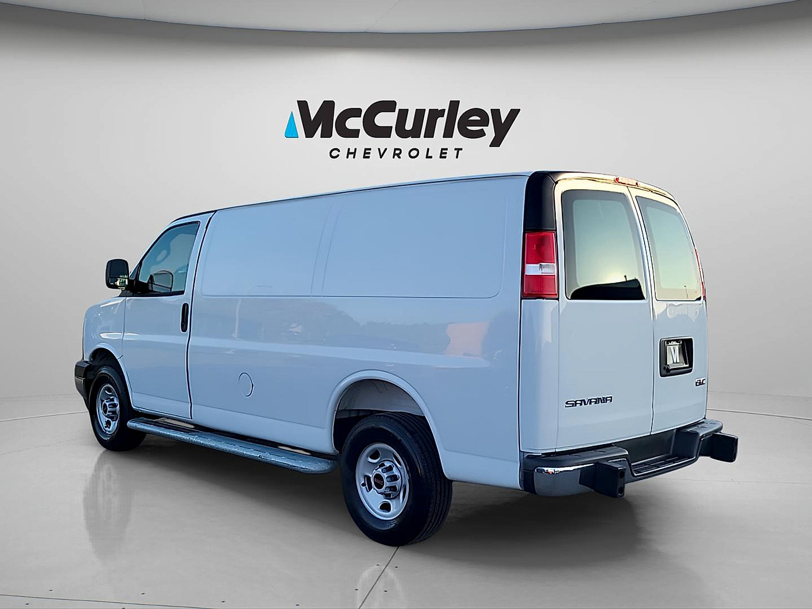 Used 2025 GMC Savana 2500 w/ Driver Convenience Package RWD image 5