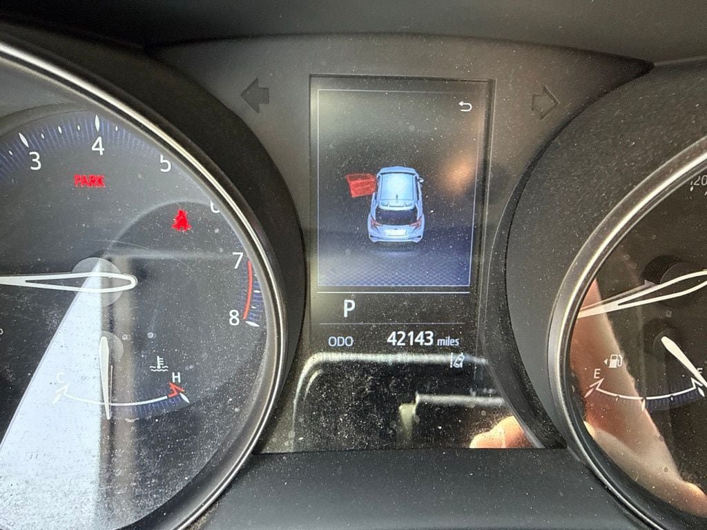 Used 2019 Toyota C-HR LE FWD image 12