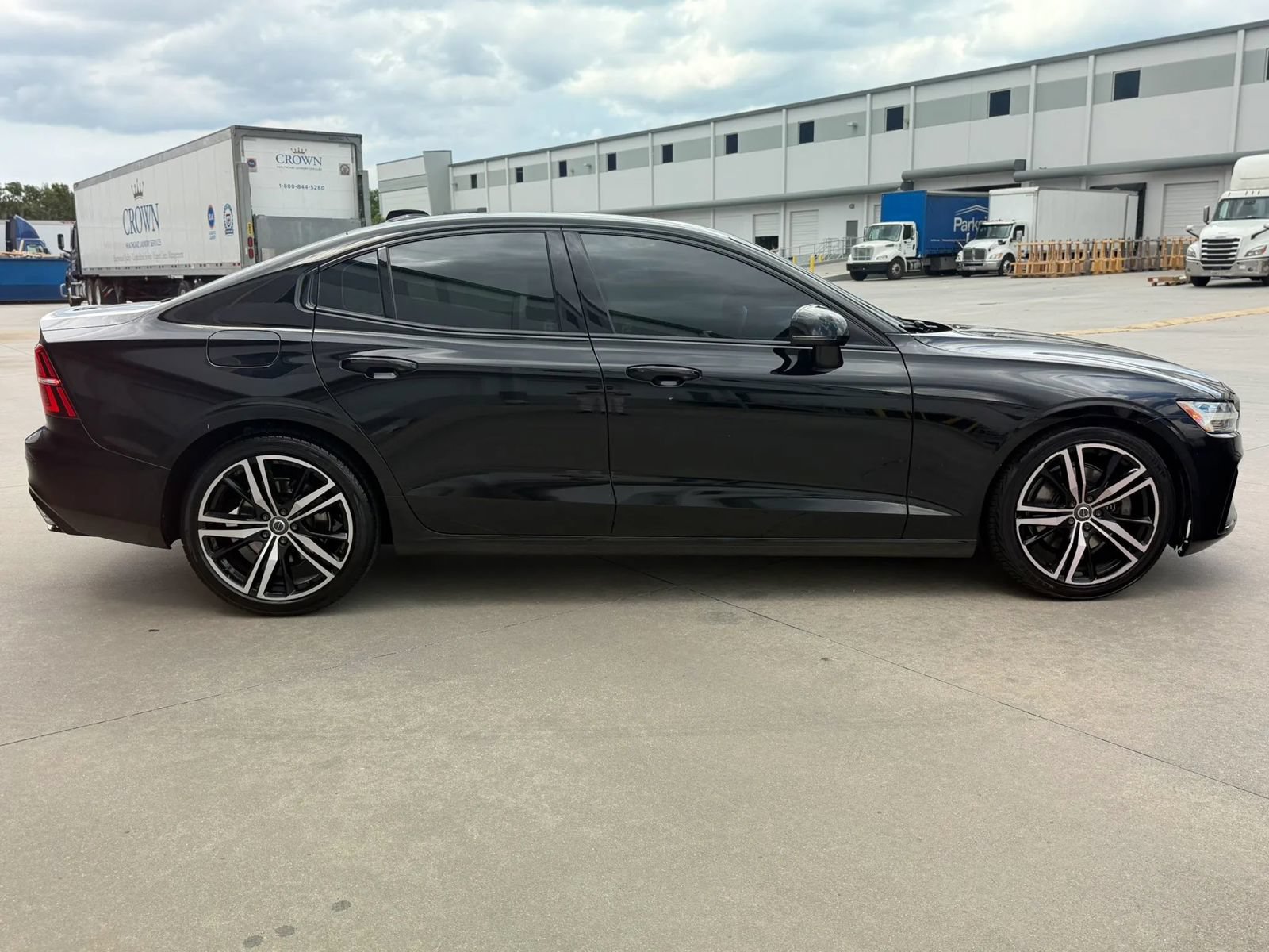 Used 2019 Volvo S60 T5 R-Design FWD image 6