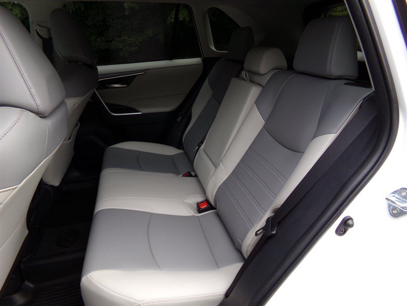 Used 2025 Toyota RAV4 XLE Premium w/ Weather Package FWD image 21