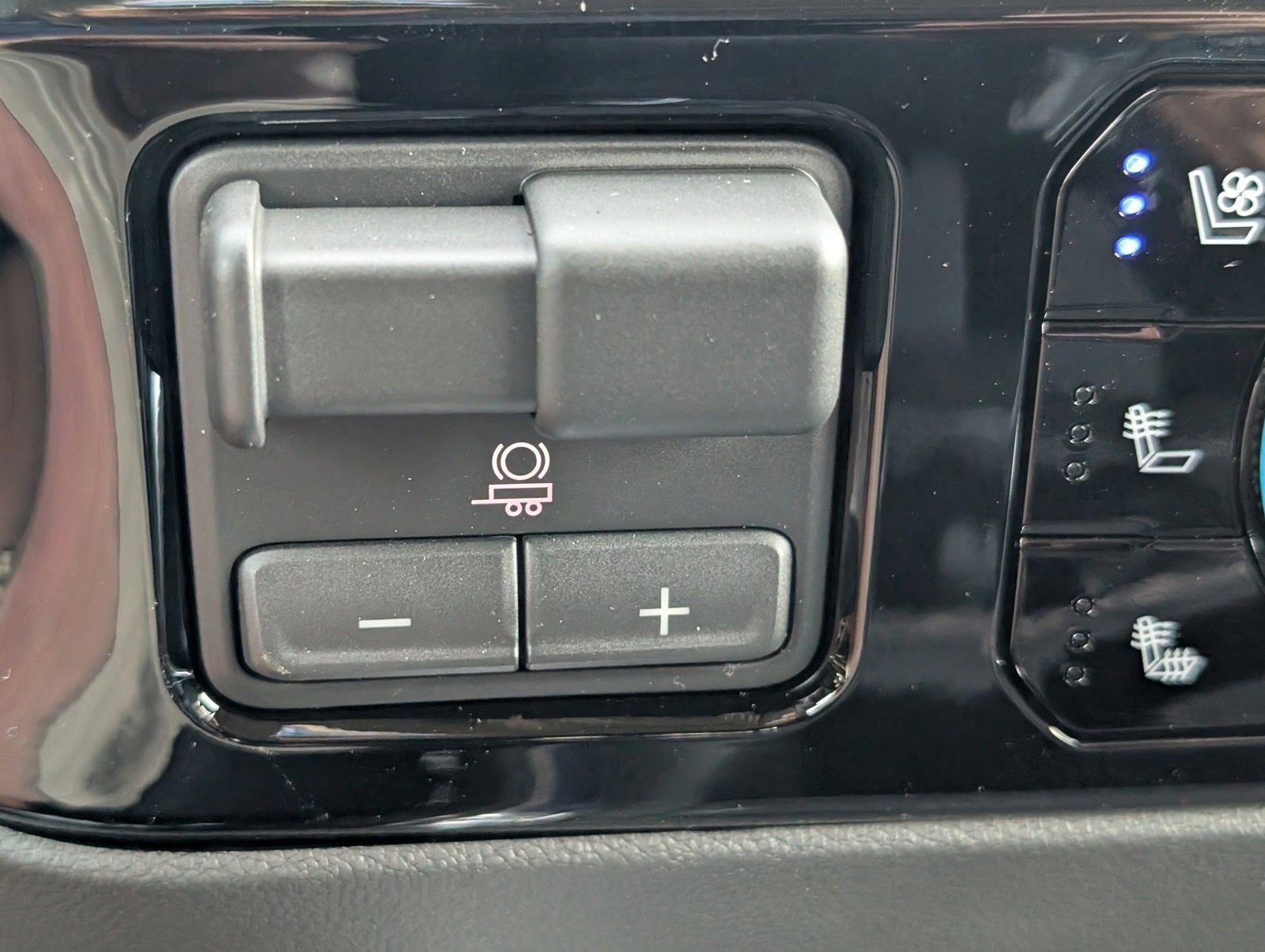 New 2026 Chevrolet Silverado 2500 LTZ w/ LTZ Premium Package image 19