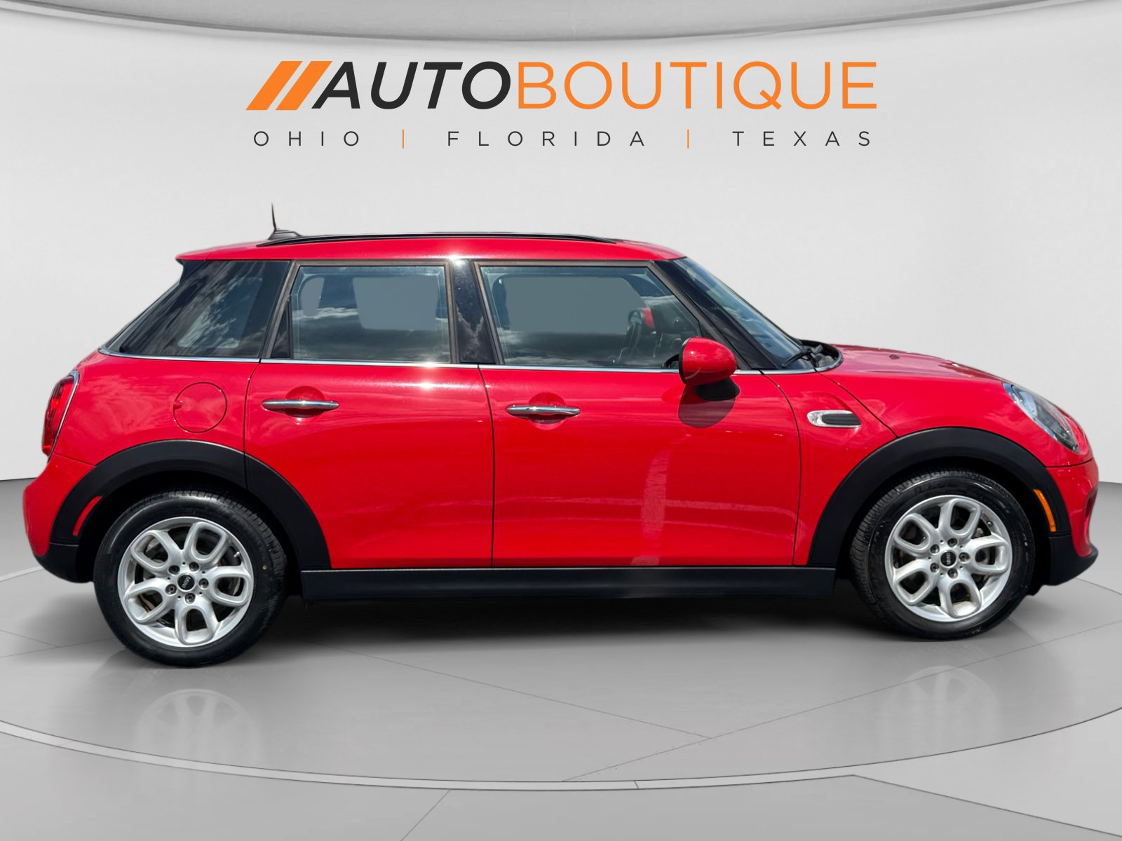 Used 2019 MINI Cooper 4-Door Hardtop FWD image 6