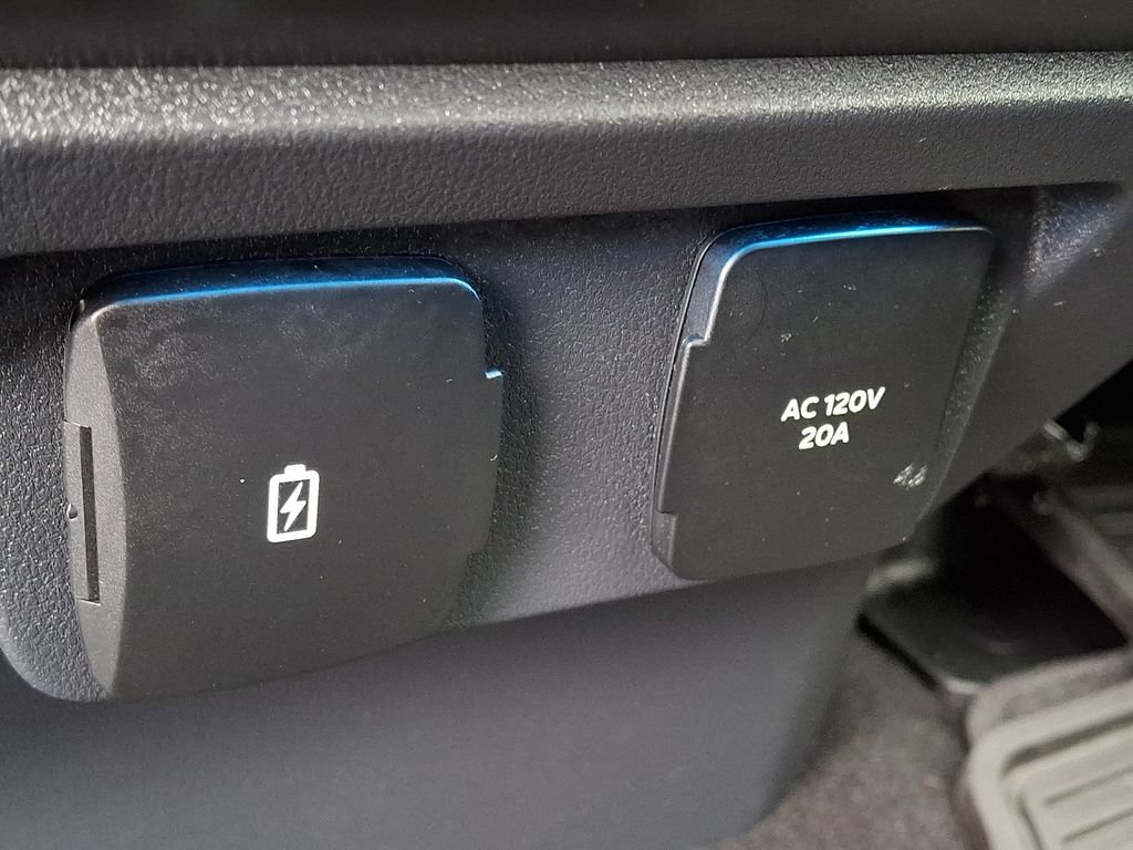 Used 2024 Ford F150 Lariat AWD/4WD image 11