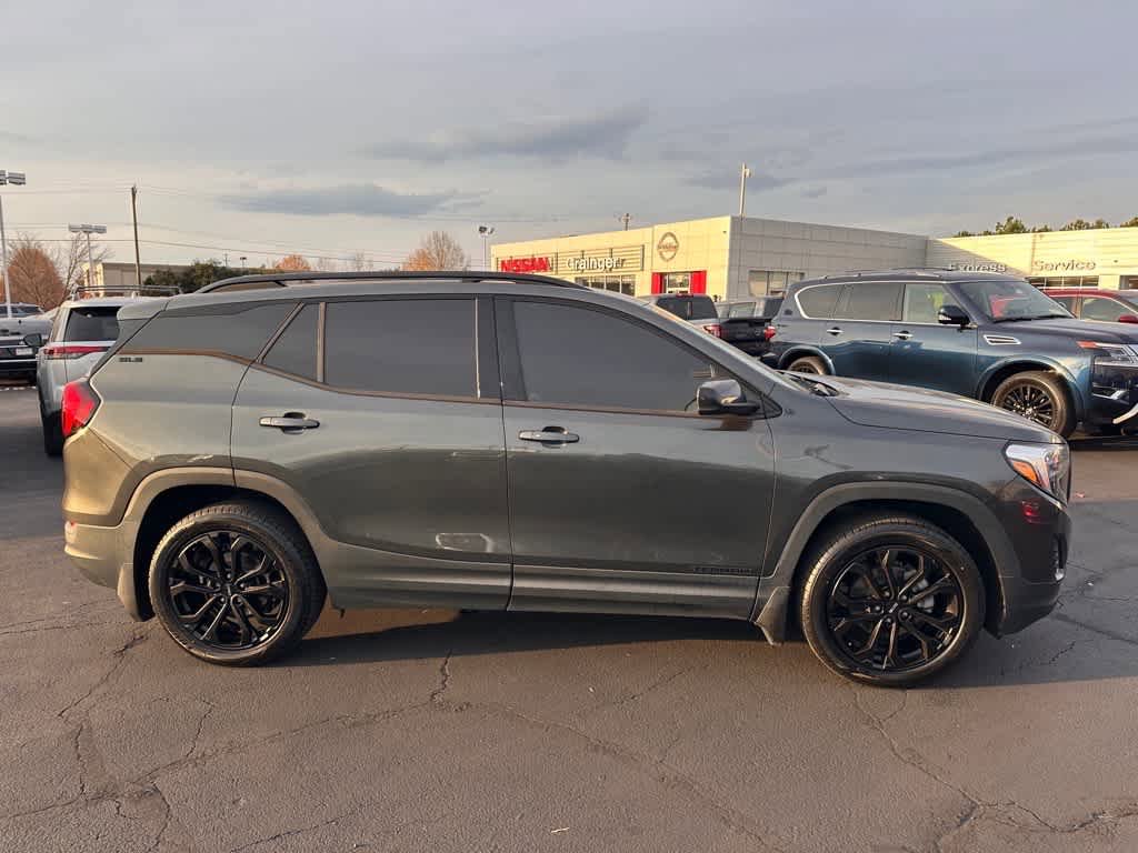Used 2020 GMC Terrain SLE w/ Driver Convenience Package AWD/4WD image 2
