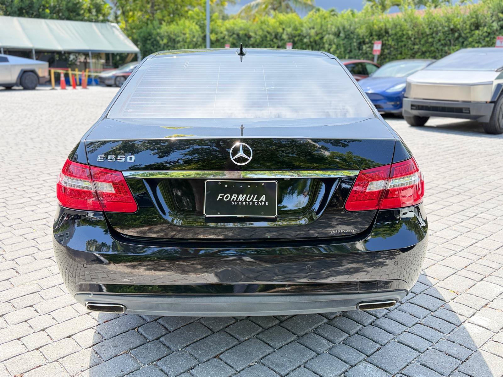 Used 2010 Mercedes-Benz E 550 Sedan image 11