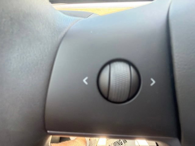 Used 2021 Tesla Model Y Long Range AWD/4WD image 19