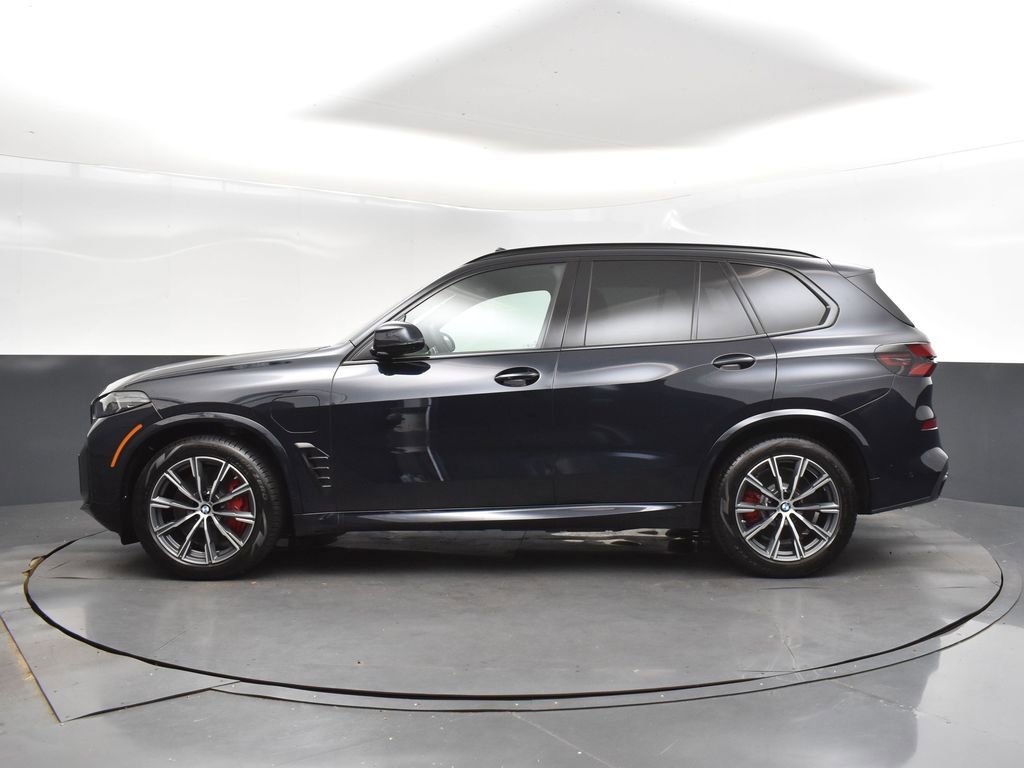 Certified 2026 BMW X5 xDrive50e w/ M Sport Package AWD/4WD image 4
