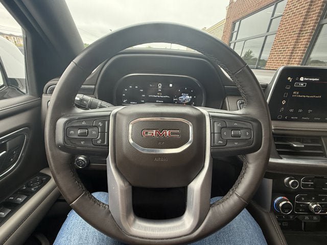 Used 2023 GMC Yukon XL SLT w/ SLT Premium Package AWD/4WD image 25