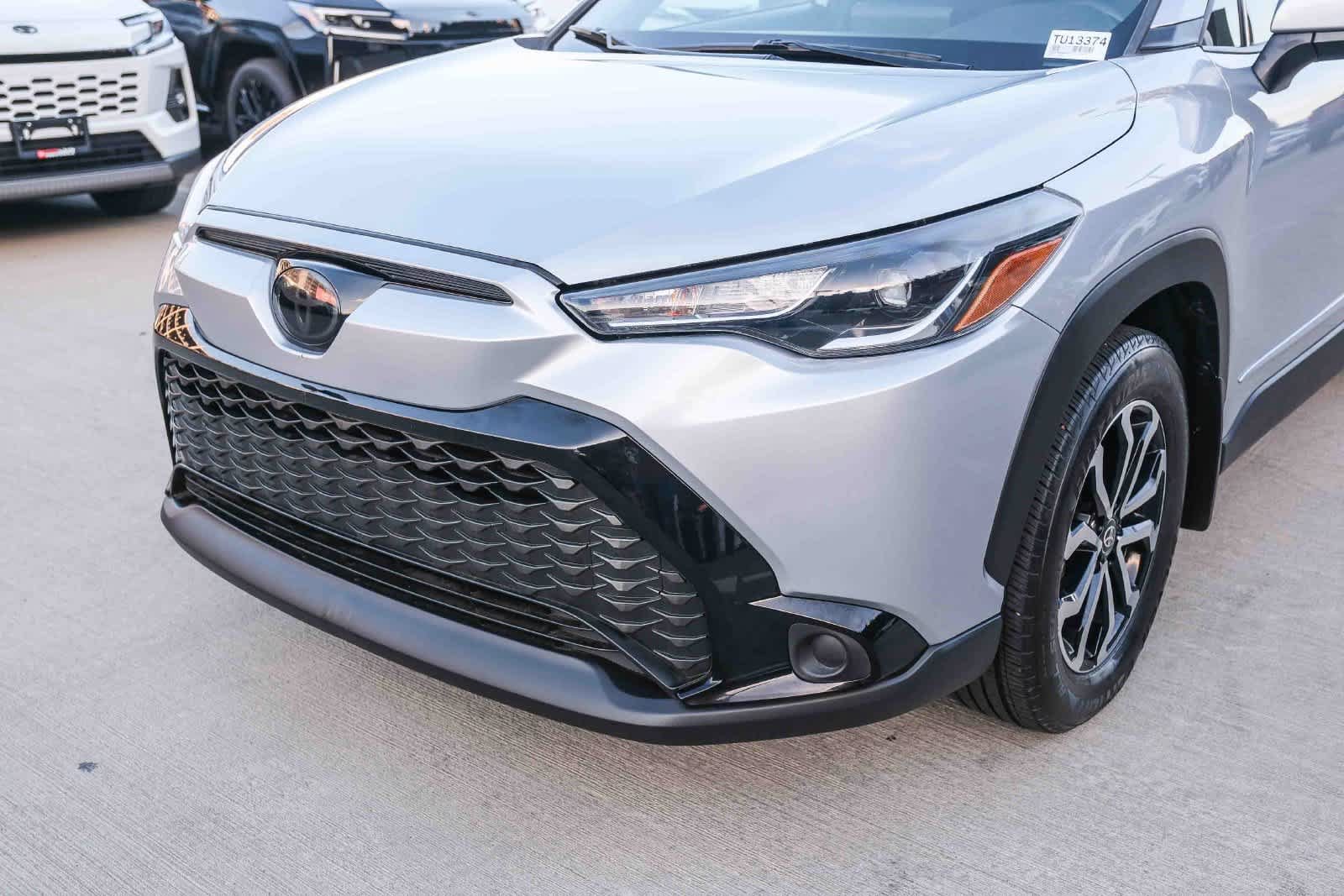 Used 2023 Toyota Corolla Cross AWD Hybrid image 11