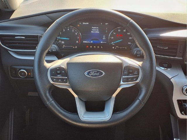 Used 2023 Ford Explorer XLT w/ Equipment Group 202A AWD/4WD image 29