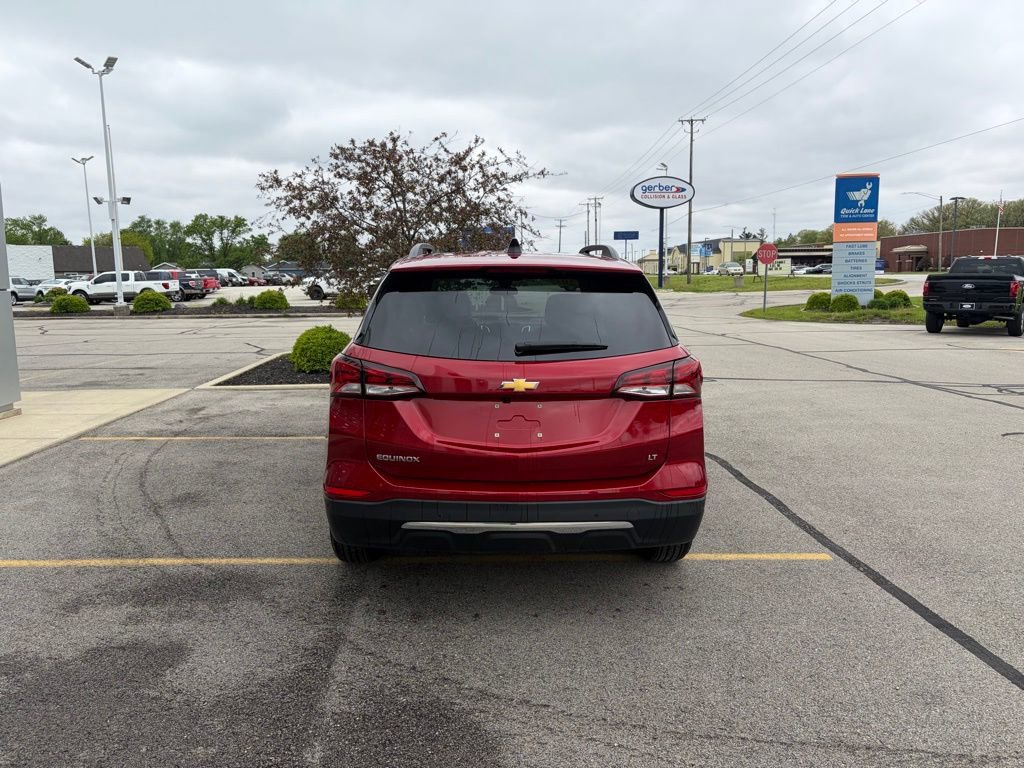 Used 2024 Chevrolet Equinox LT w/ LPO, Floor Liner Package FWD image 17