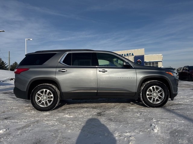 Used 2020 Chevrolet Traverse LT w/ Driver Confidence II Package image 2